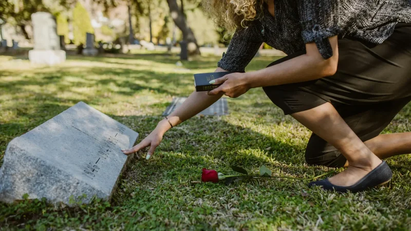 The VA Survivor Benefit Most Military Widows Don’t Know Exists — One Woman Found $1,600 a Month While Making the Hardest Call of Her Life